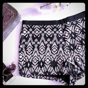 ❌DONATED❌F21 | Black/Gray/Pink Graphic Shorts